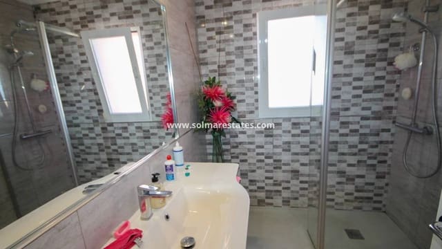 3 soveværelse Byhus til salg i Villamartin, Orihuela med swimmingpool - € 225.000 (Ref: 9938515)