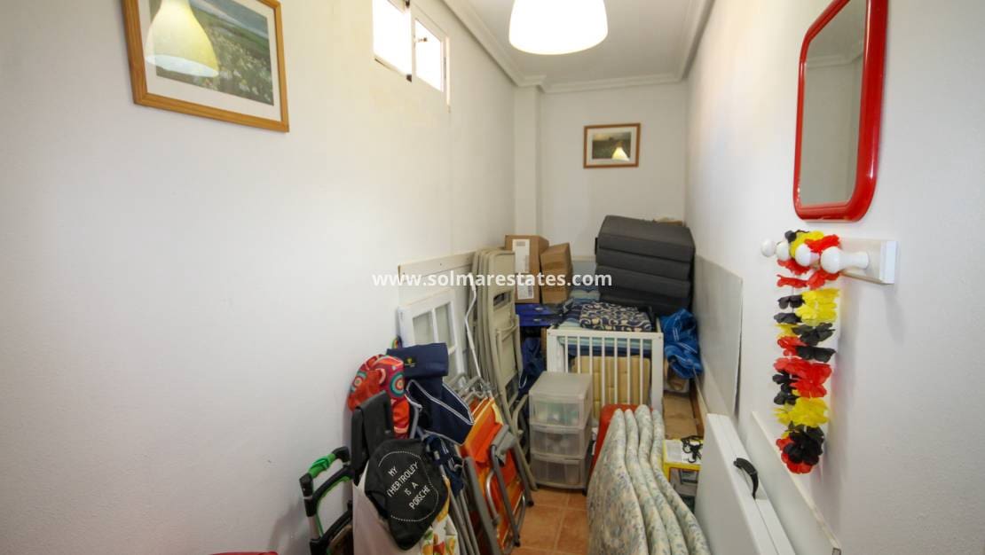 4 quarto Moradia para venda em Villamartin com piscina - 490 000 € (Ref: 9938516)