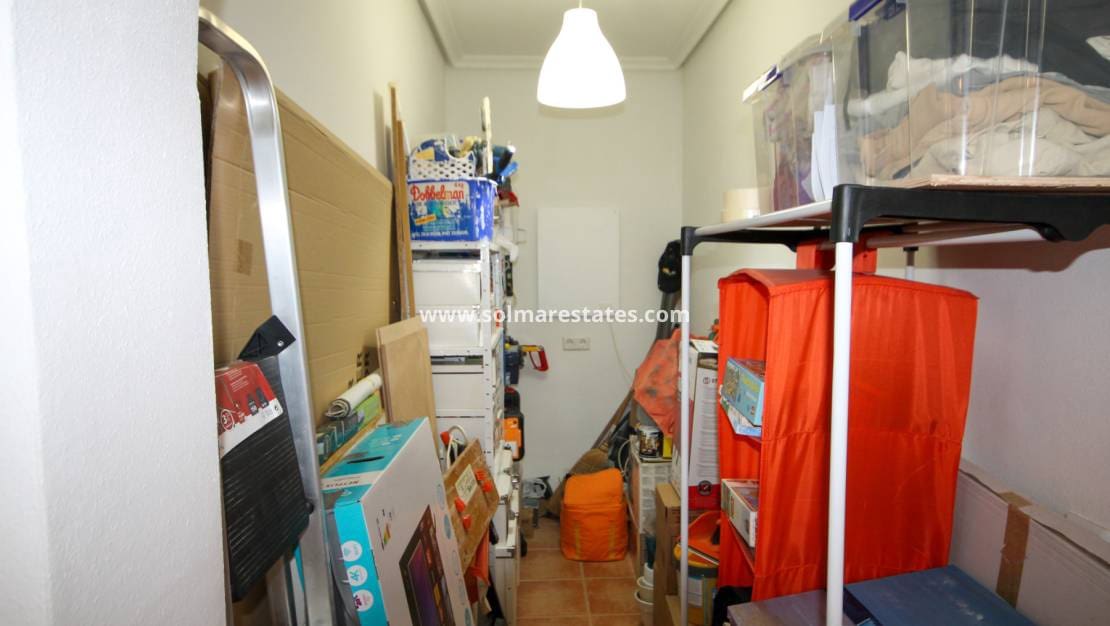 4 quarto Moradia para venda em Villamartin com piscina - 490 000 € (Ref: 9938516)