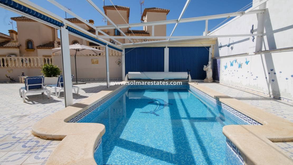 4 quarto Moradia para venda em Villamartin com piscina - 490 000 € (Ref: 9938516)