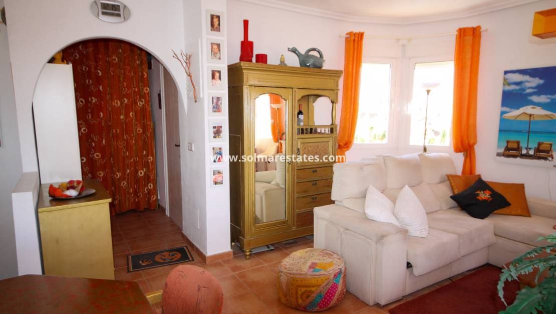 4 quarto Moradia para venda em Villamartin com piscina - 490 000 € (Ref: 9938516)