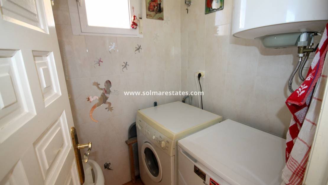 4 quarto Moradia para venda em Villamartin com piscina - 490 000 € (Ref: 9938516)