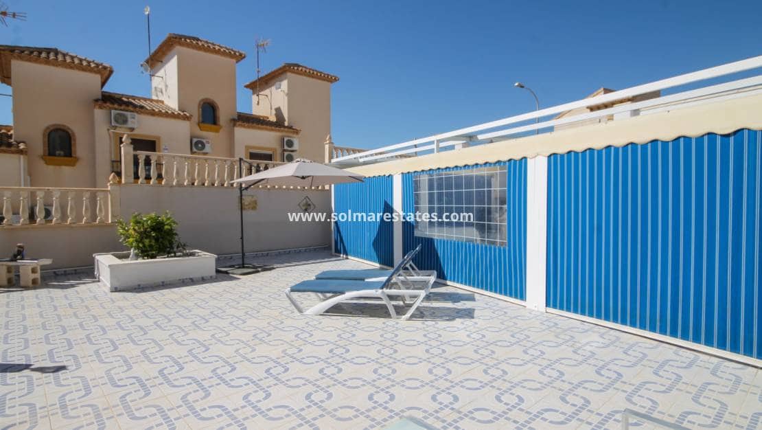 4 quarto Moradia para venda em Villamartin com piscina - 490 000 € (Ref: 9938516)