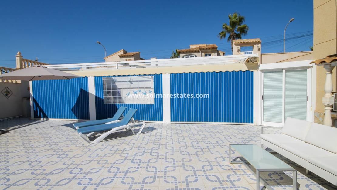 4 quarto Moradia para venda em Villamartin com piscina - 490 000 € (Ref: 9938516)