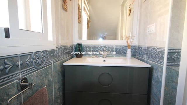 3 quarto Moradia Geminada para venda em Villamartin, Orihuela com piscina - 247 500 € (Ref: 9938517)