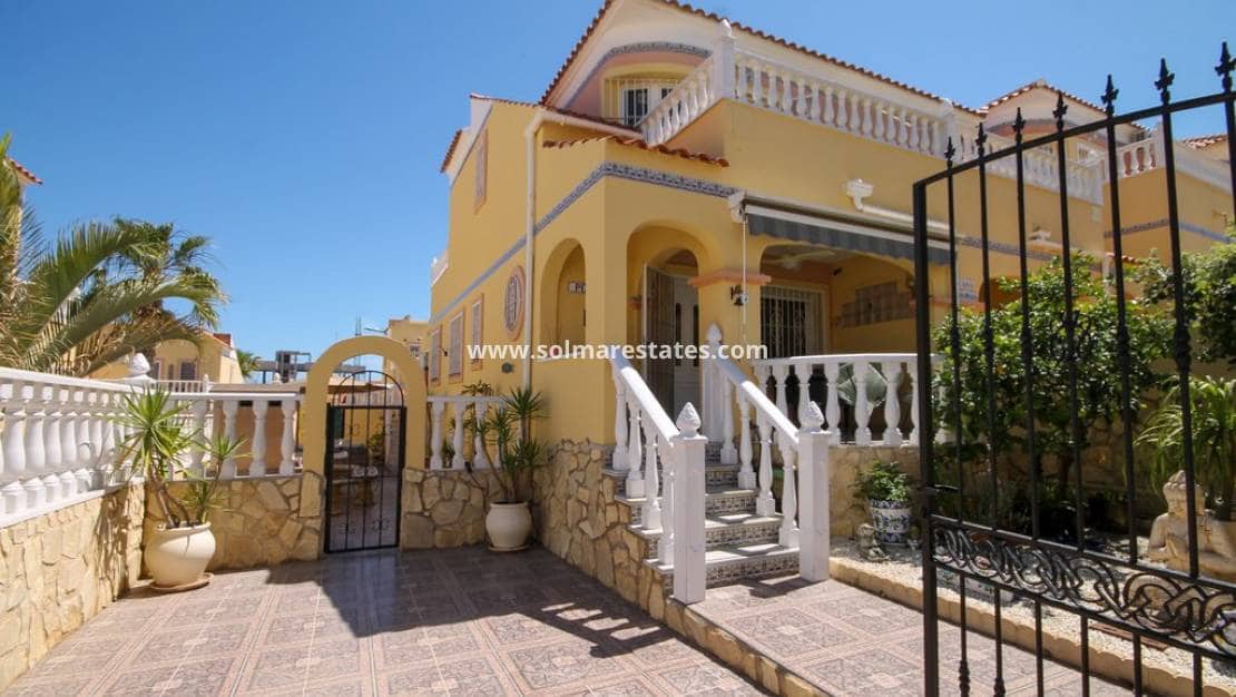 Pareado de 3 habitaciones en Villamartin en venta con piscina - 247.500 € (Ref: 9938517)