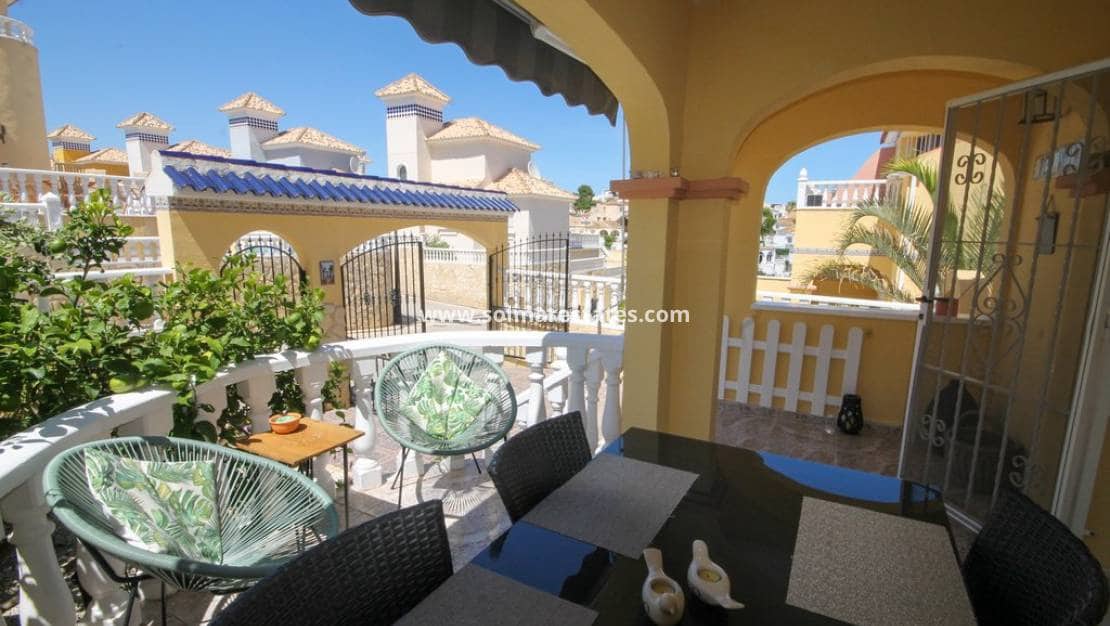 Pareado de 3 habitaciones en Villamartin en venta con piscina - 247.500 € (Ref: 9938517)