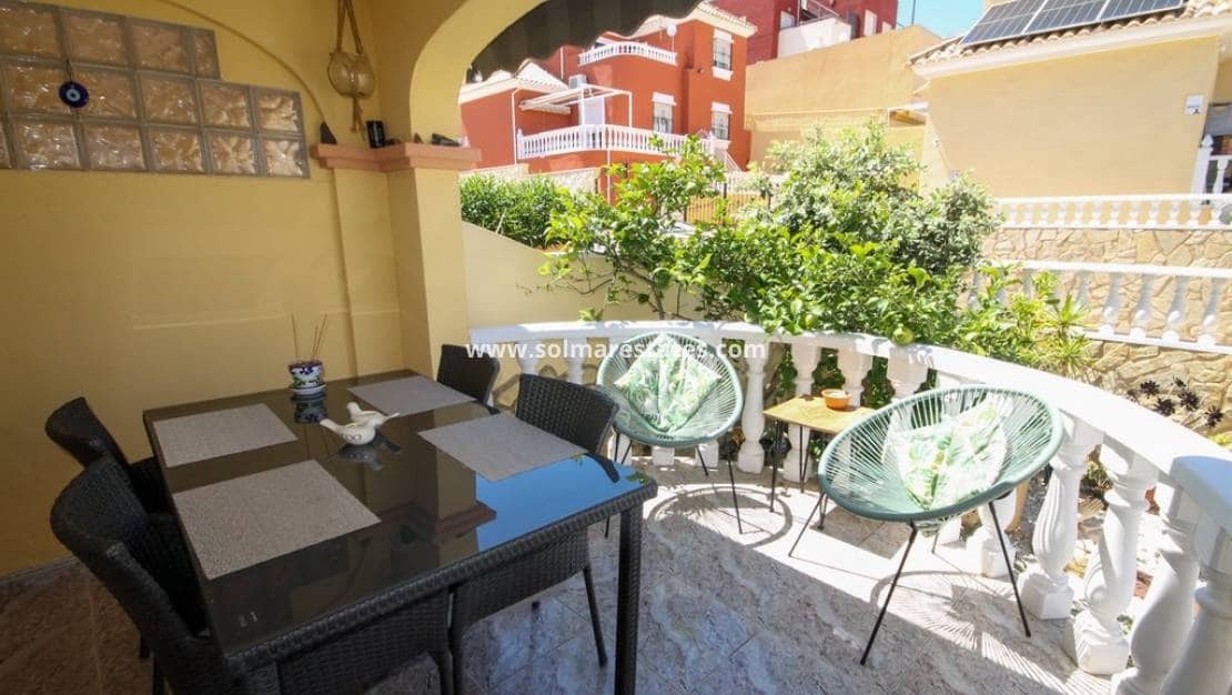 Pareado de 3 habitaciones en Villamartin en venta con piscina - 247.500 € (Ref: 9938517)