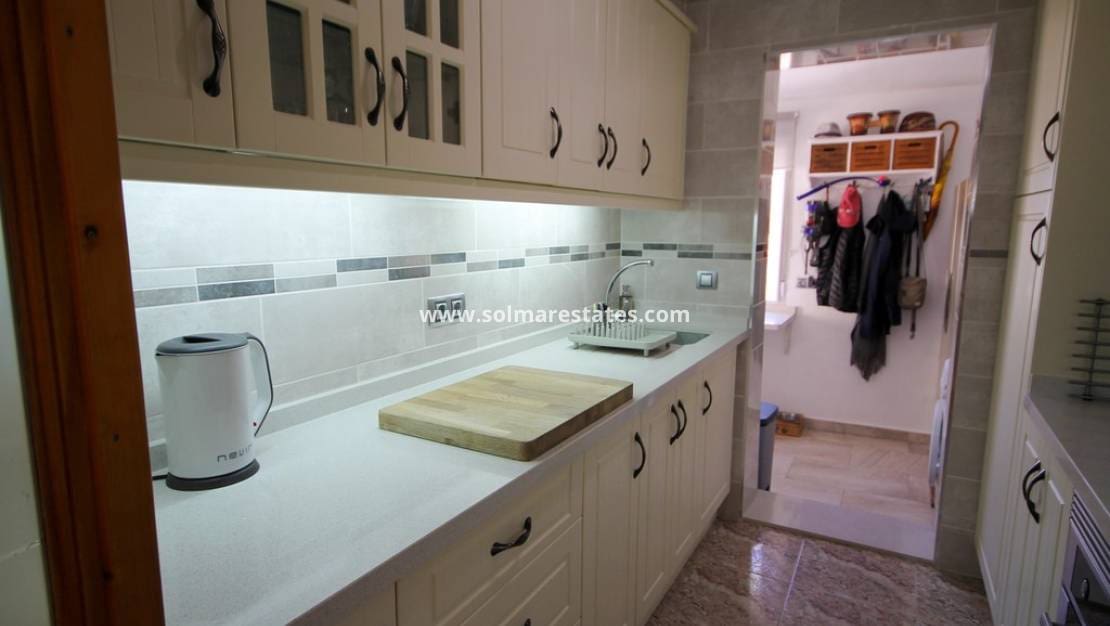 Pareado de 3 habitaciones en Villamartin en venta con piscina - 247.500 € (Ref: 9938517)