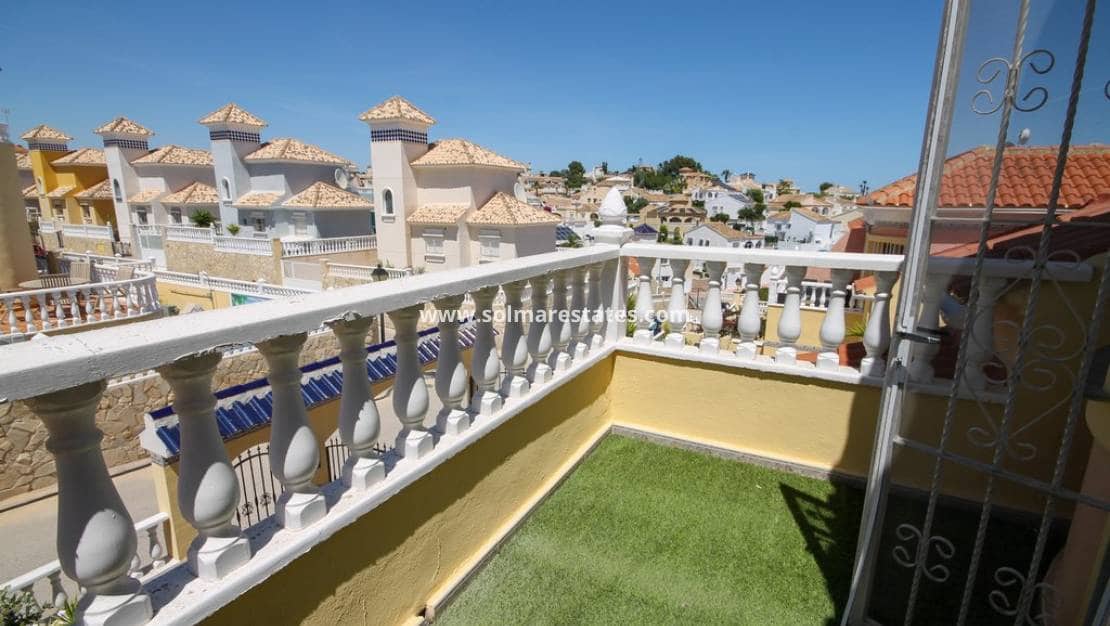 Pareado de 3 habitaciones en Villamartin en venta con piscina - 247.500 € (Ref: 9938517)