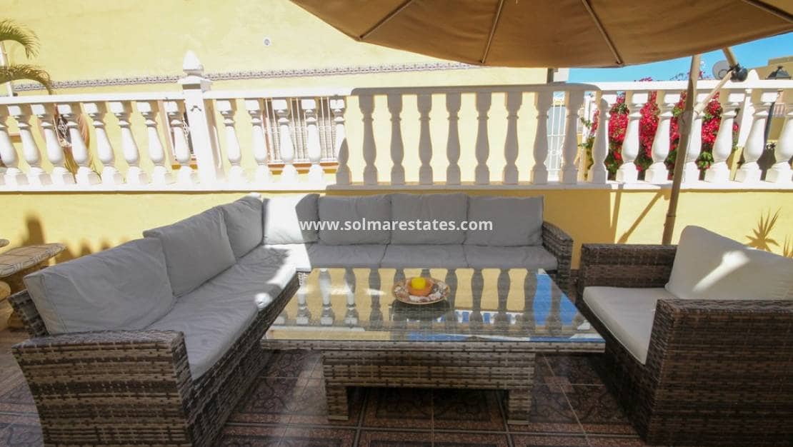 Pareado de 3 habitaciones en Villamartin en venta con piscina - 247.500 € (Ref: 9938517)