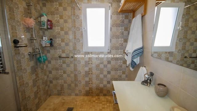3 quarto Moradia Geminada para venda em Villamartin, Orihuela com piscina - 247 500 € (Ref: 9938517)
