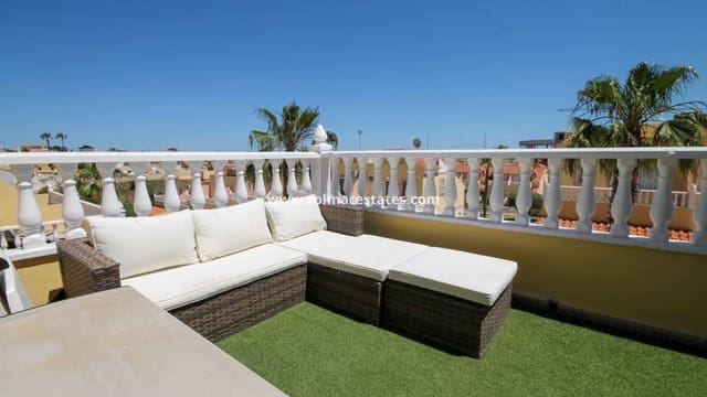 3 quarto Moradia Geminada para venda em Villamartin, Orihuela com piscina - 247 500 € (Ref: 9938517)