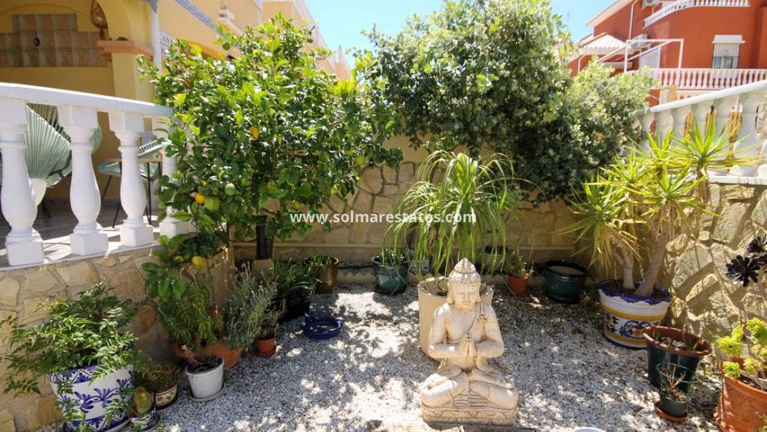 Pareado de 3 habitaciones en Villamartin en venta con piscina - 247.500 € (Ref: 9938517)