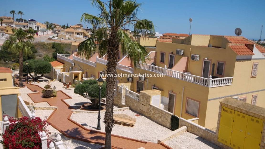 Pareado de 3 habitaciones en Villamartin en venta con piscina - 247.500 € (Ref: 9938517)