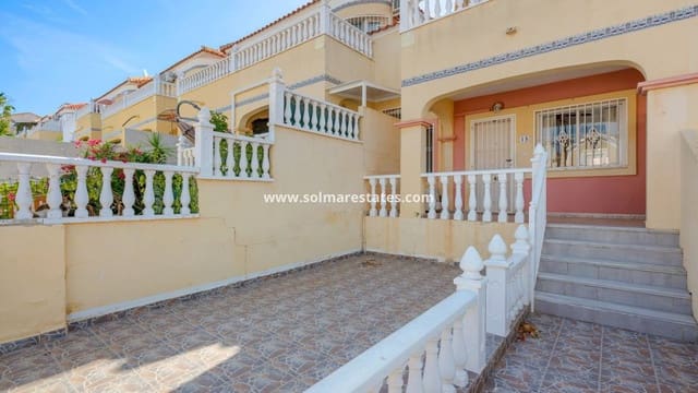 3 soveværelse Byhus til salg i Villamartin, Orihuela med swimmingpool - € 189.000 (Ref: 9938885)