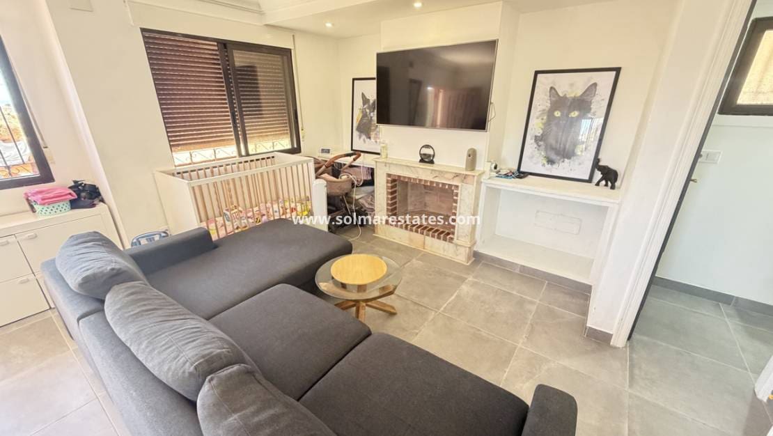 3 soverom Villa til salgs i Villamartin med svømmebasseng - € 229 000 (Ref: 9938990)