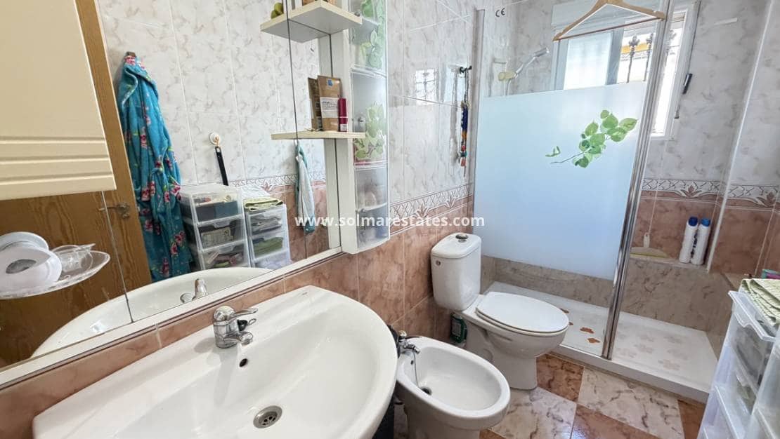 2 slaapkamer Bungalow te koop in La Zenia met zwembad - € 225.000 (Ref: 9938991)