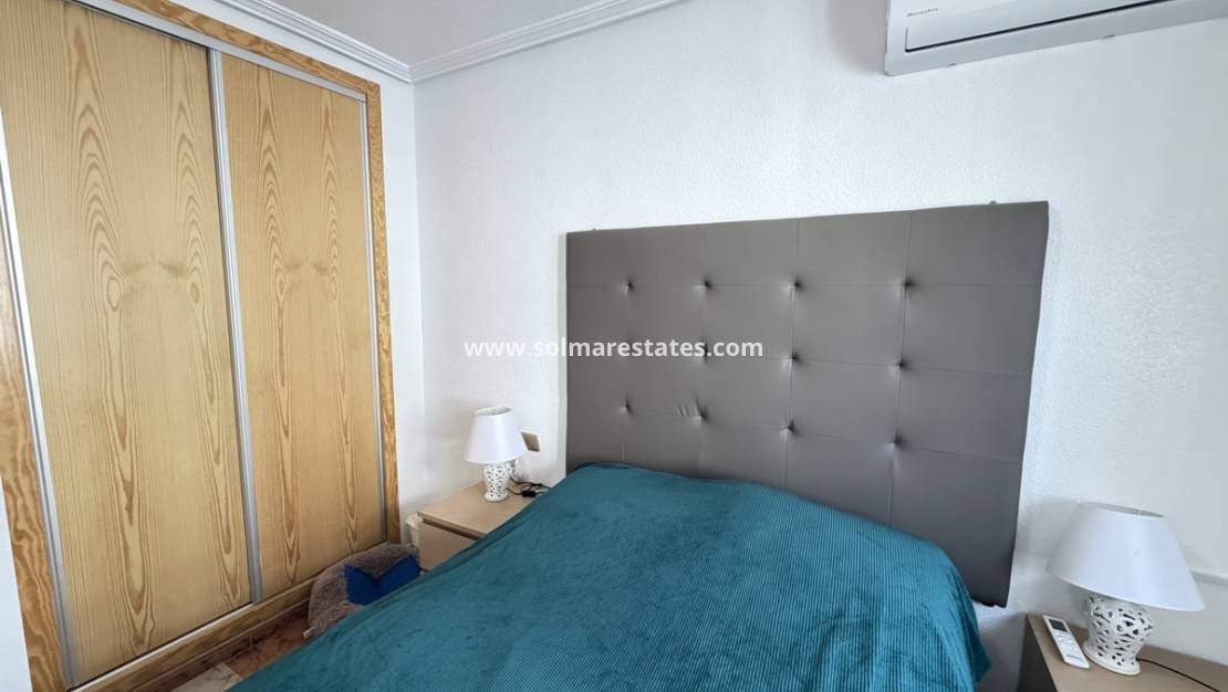 2 slaapkamer Bungalow te koop in La Zenia met zwembad - € 225.000 (Ref: 9938991)