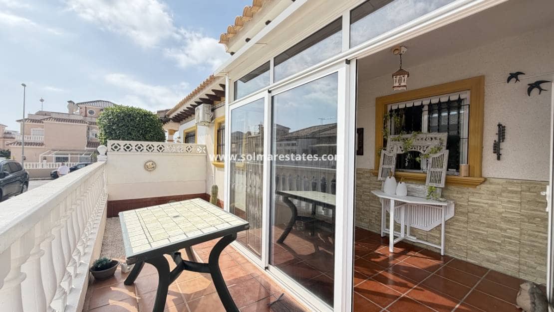 2 slaapkamer Bungalow te koop in La Zenia met zwembad - € 225.000 (Ref: 9938991)