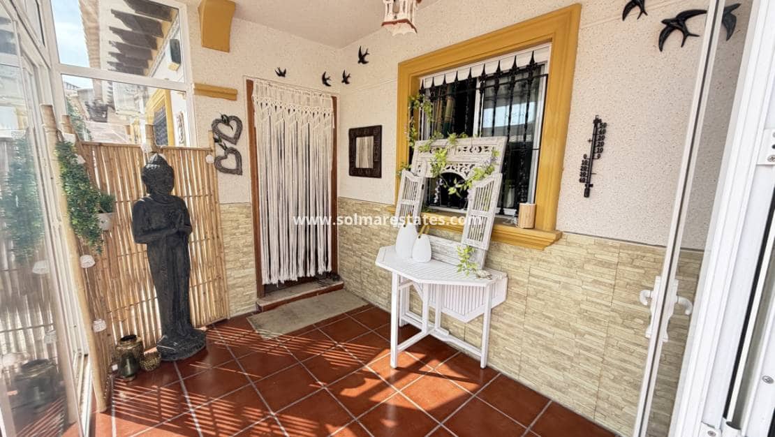 2 slaapkamer Bungalow te koop in La Zenia met zwembad - € 225.000 (Ref: 9938991)