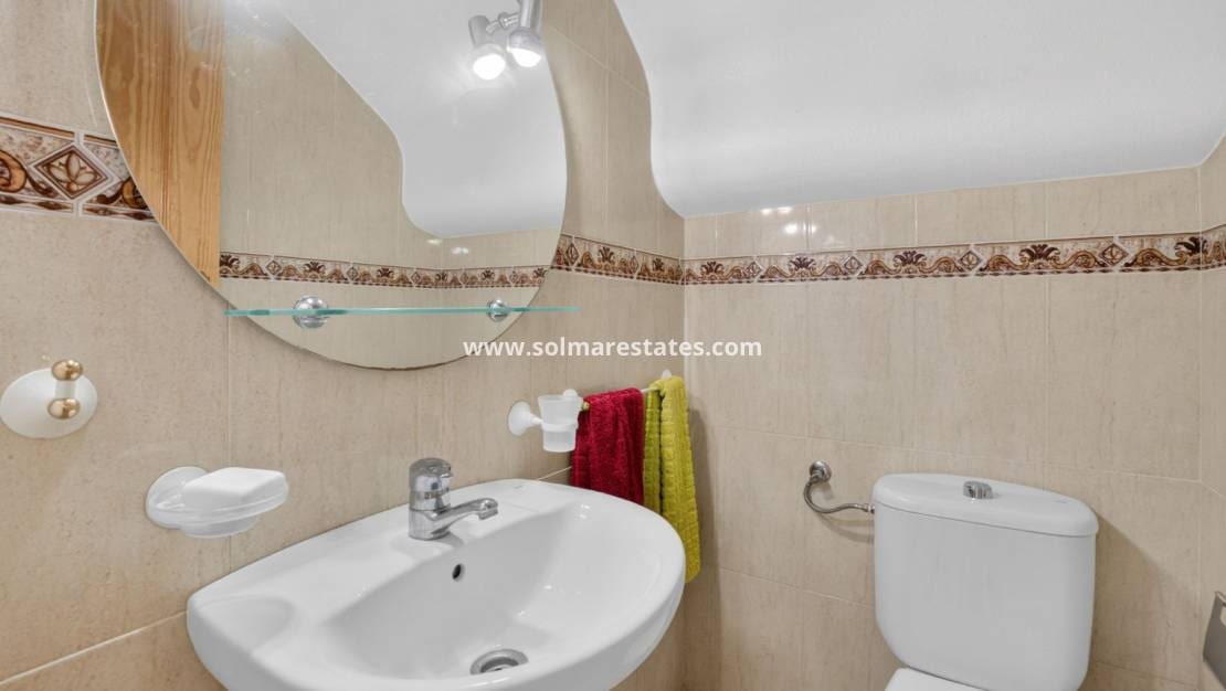 3 quarto Moradia Geminada para venda em Playa Flamenca com piscina - 269 000 € (Ref: 9938993)