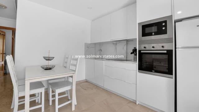3 quarto Moradia Geminada para venda em Playa Flamenca, Orihuela com piscina - 269 000 € (Ref: 9938993)