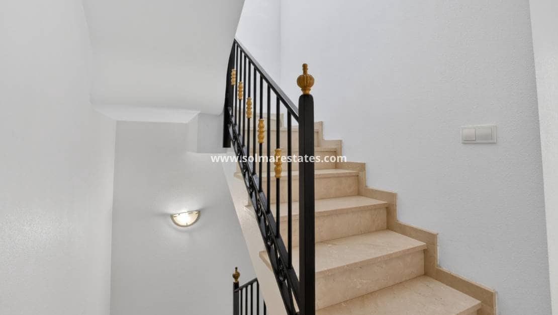 3 quarto Moradia Geminada para venda em Playa Flamenca com piscina - 269 000 € (Ref: 9938993)