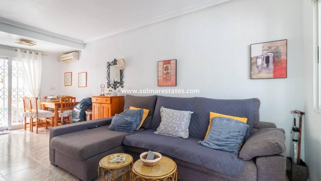 2 quarto Moradia Geminada para venda em Cabo Roig com piscina - 229 000 € (Ref: 9938994)