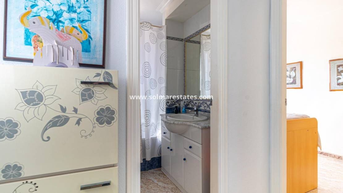 2 quarto Moradia Geminada para venda em Cabo Roig com piscina - 229 000 € (Ref: 9938994)