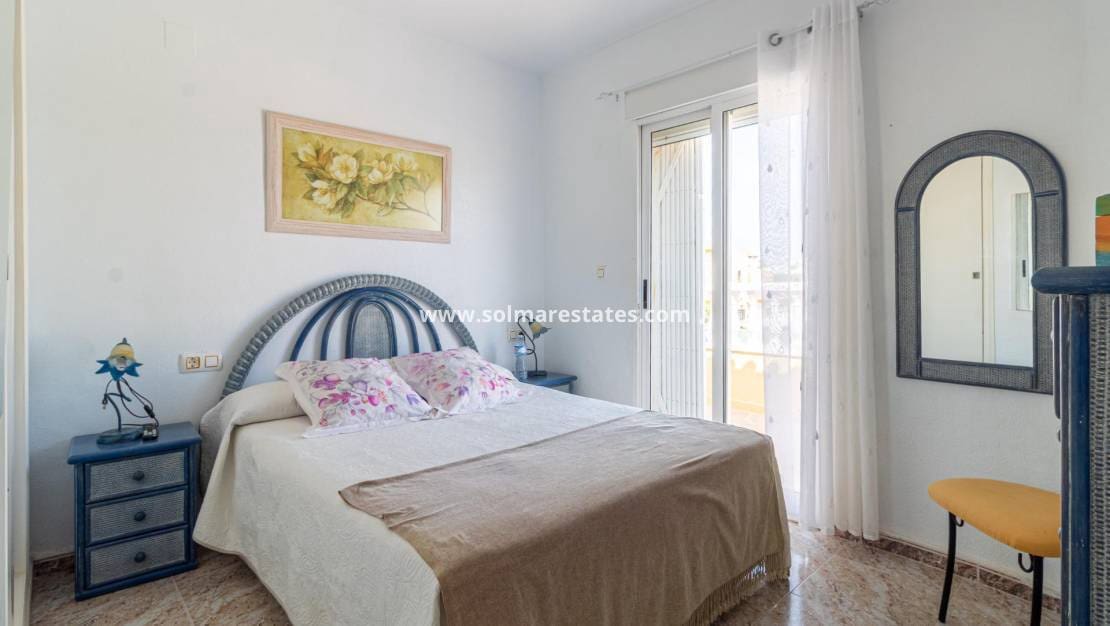 2 quarto Moradia Geminada para venda em Cabo Roig com piscina - 229 000 € (Ref: 9938994)