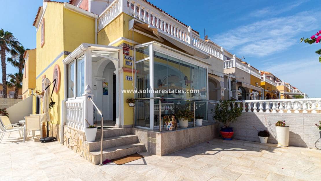 2 quarto Moradia Geminada para venda em Cabo Roig com piscina - 229 000 € (Ref: 9938994)