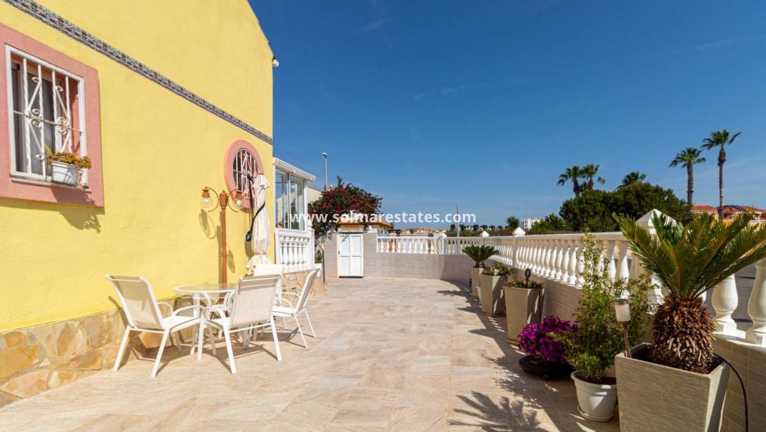 2 quarto Moradia Geminada para venda em Cabo Roig com piscina - 229 000 € (Ref: 9938994)