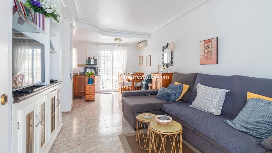 2 quarto Moradia Geminada para venda em Cabo Roig com piscina - 229 000 € (Ref: 9938994)