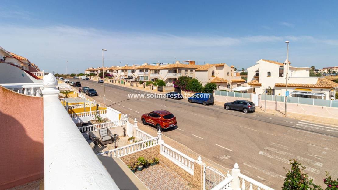 2 quarto Moradia Geminada para venda em Cabo Roig com piscina - 229 000 € (Ref: 9938994)