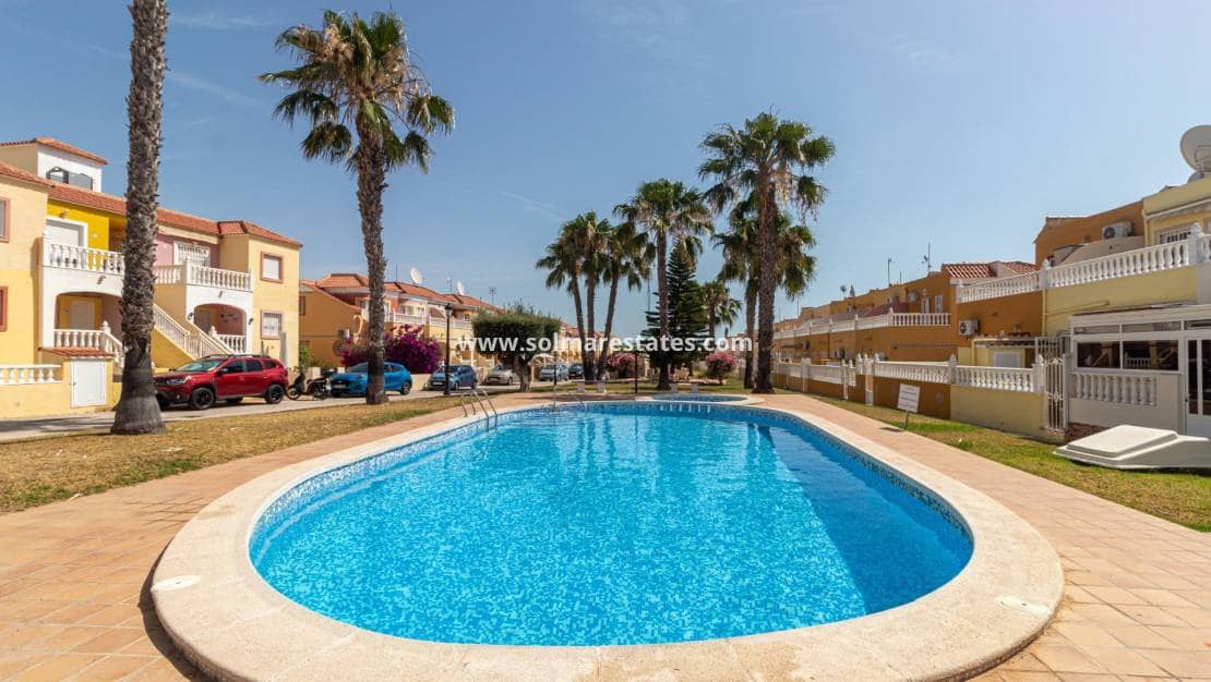 2 quarto Moradia Geminada para venda em Cabo Roig com piscina - 229 000 € (Ref: 9938994)