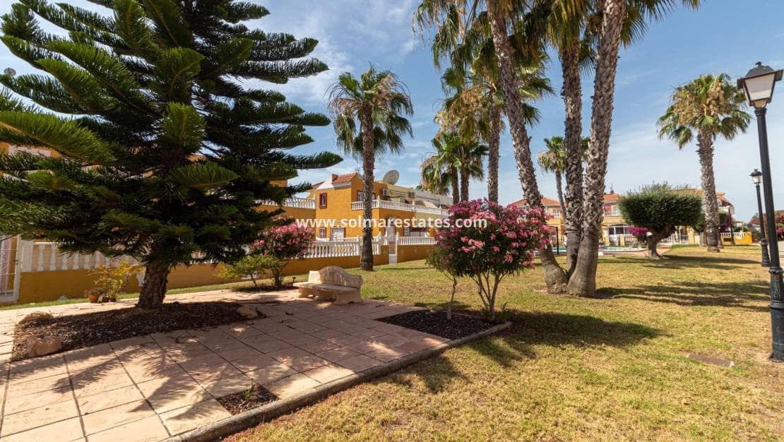 2 quarto Moradia Geminada para venda em Cabo Roig com piscina - 229 000 € (Ref: 9938994)