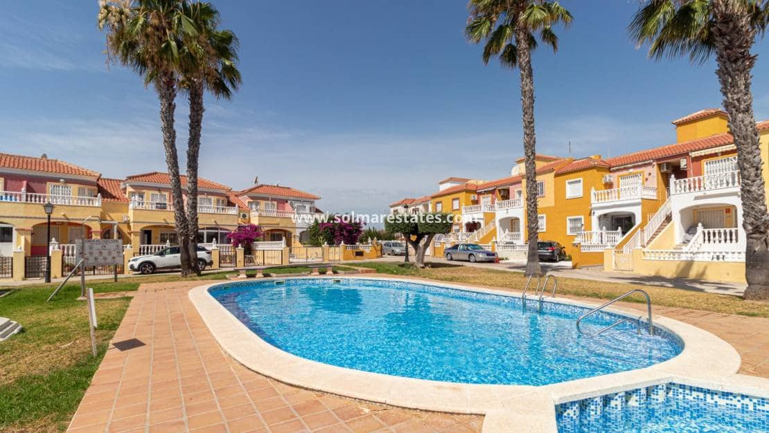 2 quarto Moradia Geminada para venda em Cabo Roig com piscina - 229 000 € (Ref: 9938994)