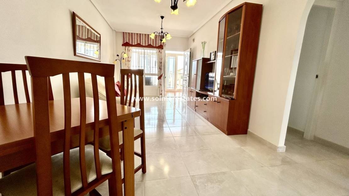 2 makuuhuone Huoneisto myytävänä paikassa La Zenia mukana uima-altaan - 164 900 € (Ref: 9939113)