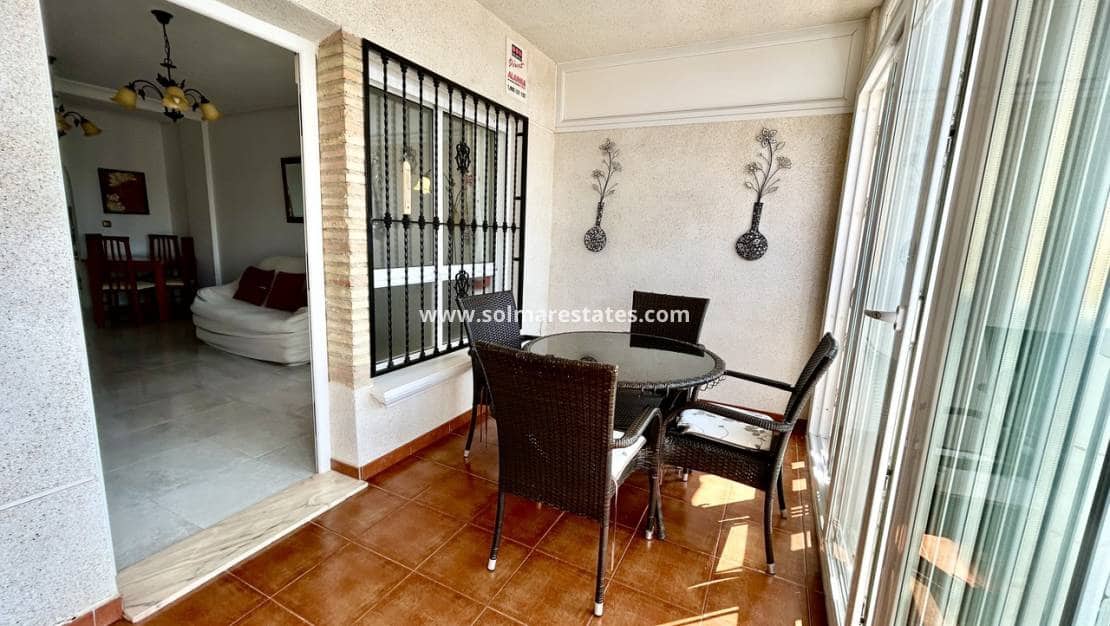 2 makuuhuone Huoneisto myytävänä paikassa La Zenia mukana uima-altaan - 164 900 € (Ref: 9939113)
