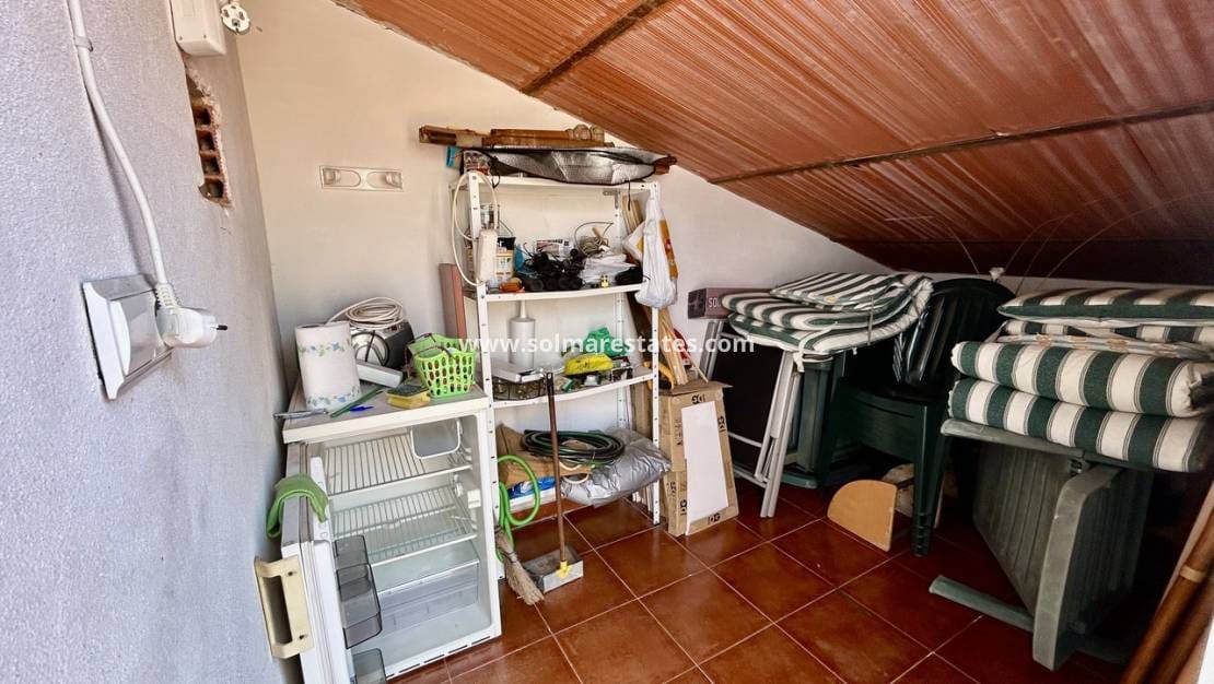 2 makuuhuone Huoneisto myytävänä paikassa La Zenia mukana uima-altaan - 164 900 € (Ref: 9939113)
