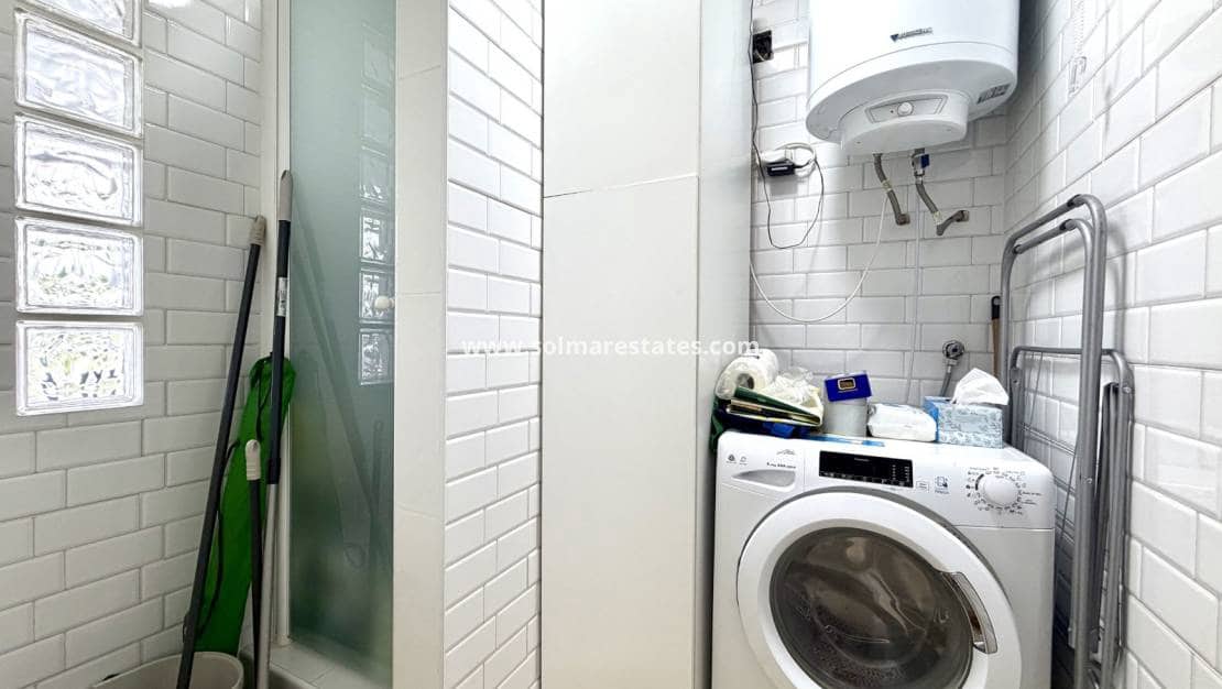 2 quarto Casa em Banda para venda em Villamartin com piscina - 280 000 € (Ref: 9939175)