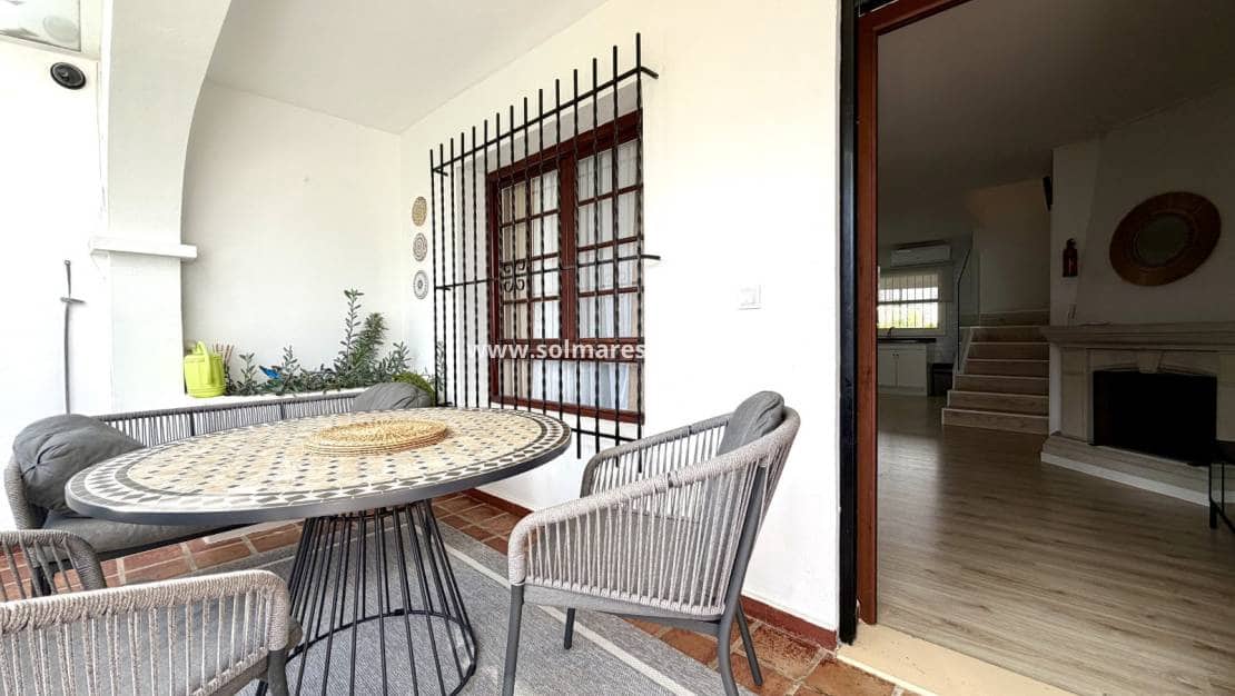 2 quarto Casa em Banda para venda em Villamartin com piscina - 280 000 € (Ref: 9939175)