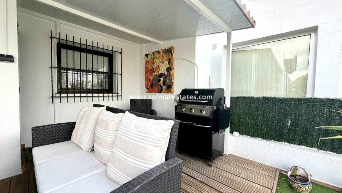 2 quarto Casa em Banda para venda em Villamartin com piscina - 280 000 € (Ref: 9939175)