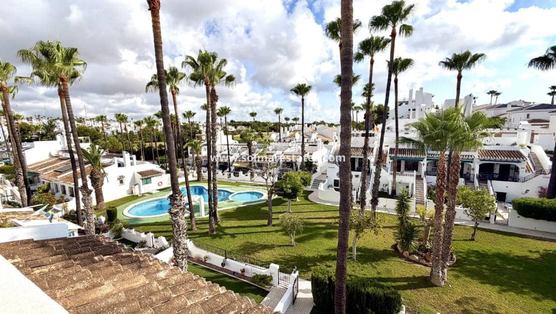 2 quarto Casa em Banda para venda em Villamartin com piscina - 280 000 € (Ref: 9939175)