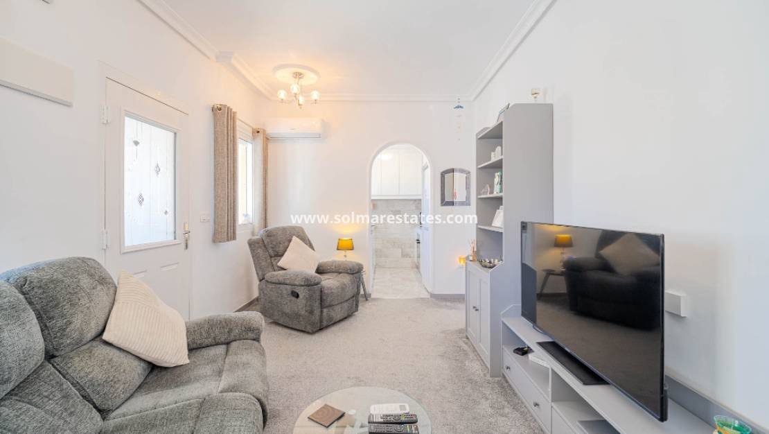 2 Zimmer Villa zu verkaufen in Los Altos mit Pool - 245.000 € (Ref: 9943233)
