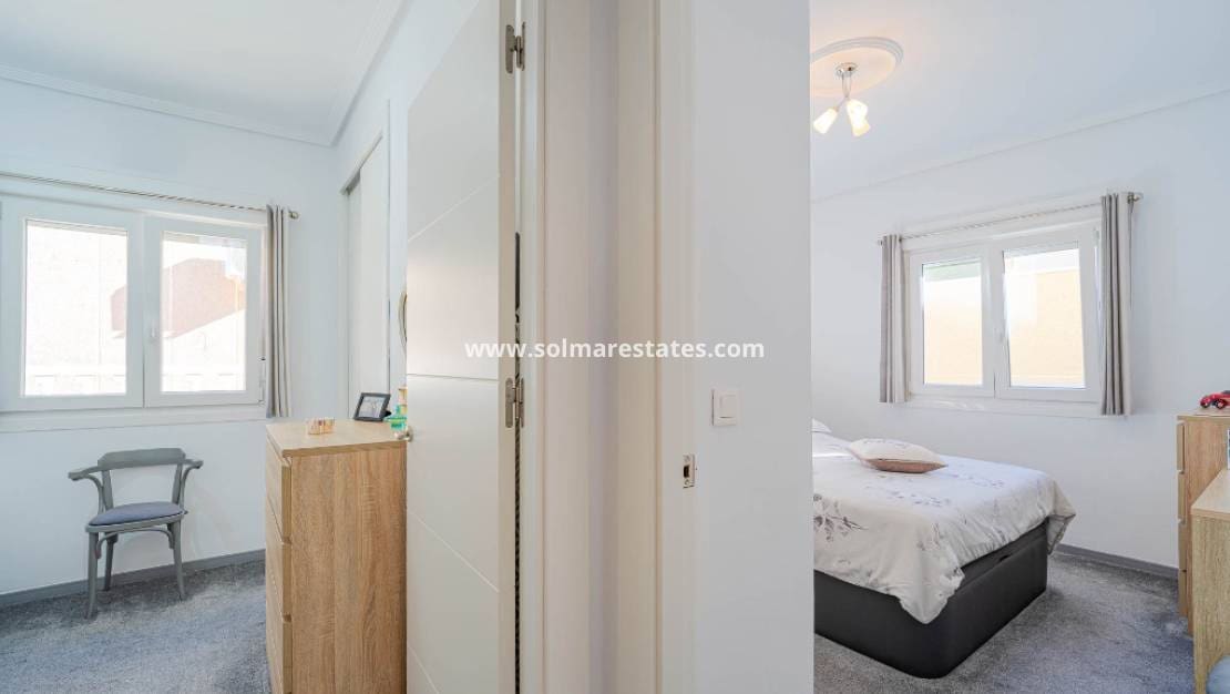 2 Zimmer Villa zu verkaufen in Los Altos mit Pool - 245.000 € (Ref: 9943233)