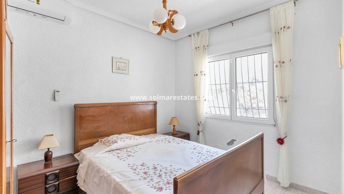 4 Zimmer Villa zu verkaufen in Dona Pepa mit Pool - 495.000 € (Ref: 9944667)