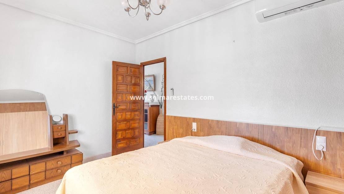4 Zimmer Villa zu verkaufen in Dona Pepa mit Pool - 495.000 € (Ref: 9944667)