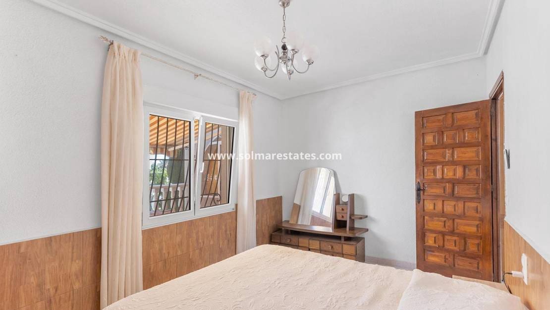 4 Zimmer Villa zu verkaufen in Dona Pepa mit Pool - 495.000 € (Ref: 9944667)